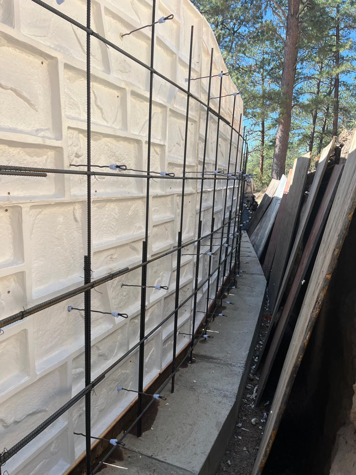 Retaining-wall reinforcement