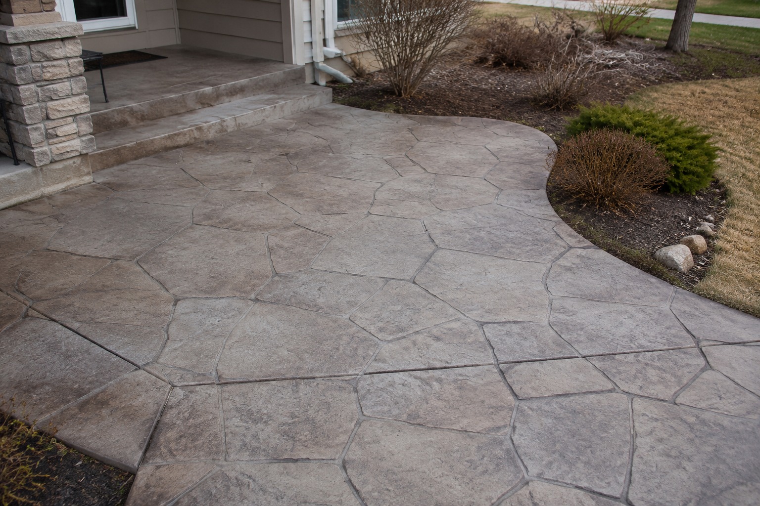Stamped random-stone pattern